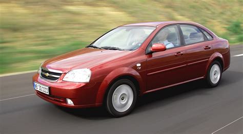 Доступные варианты комплектации автомобиля Chevrolet Lacetti