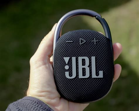 Найдите устройство JBL Clip 4 в списке Bluetooth