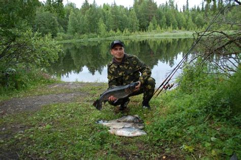 Подготовка к рыбалке осенью в пруду