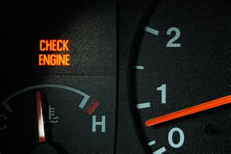 Почему не горит лампа Check Engine