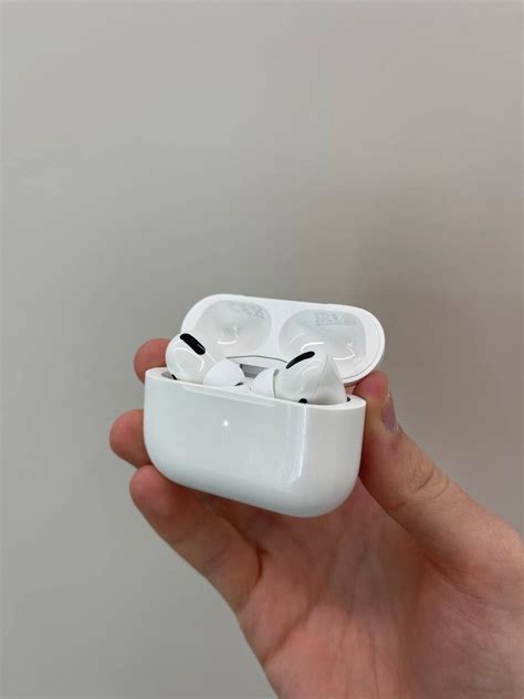 Почему AirPods плохо слышат собеседника