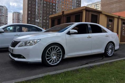 Преимущества и недостатки покупки Toyota Camry 50 с пробегом