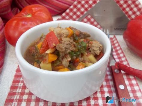 Тушеная картошка с помидорами и овощами